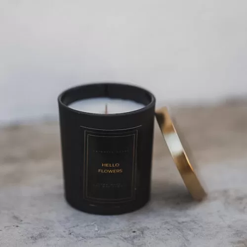 Świeca Sojowa Cashmere Woods 180 ml z wieczkiem